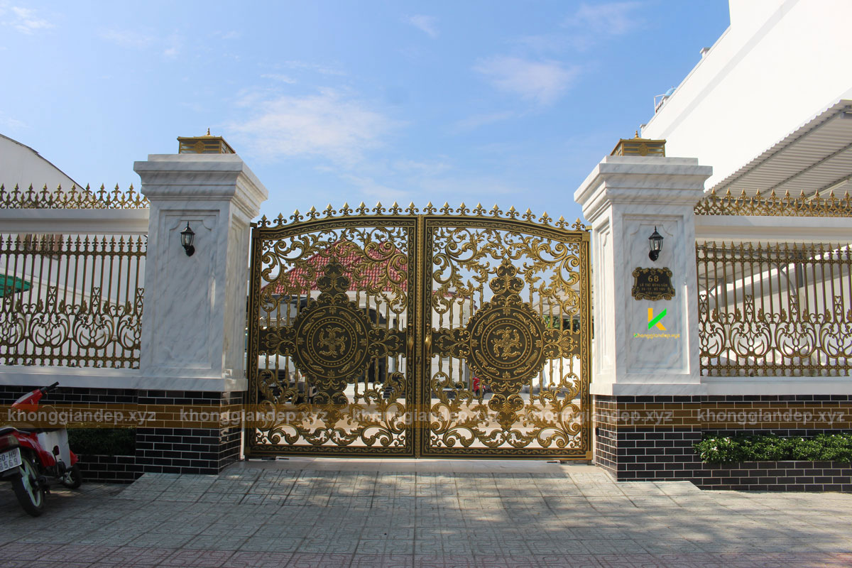 Mẫu cổng nhôm đúc đẹp ở Tiền Giang
